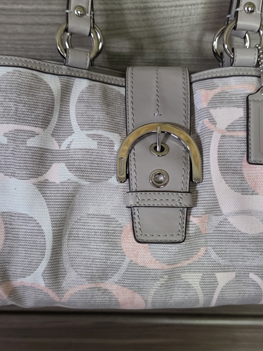 Coach Soho Optic Gray and Peach Signature Pattern Shoulder Bag - Picture 2 of 4